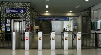 Dessa vez, por causa de uma pane elétrica em uma composição que passava pela Estação Imbiribeira