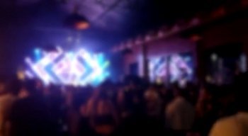 No evento, havia clientes sem máscara, muitas pessoas dançando e sem distanciamento social.