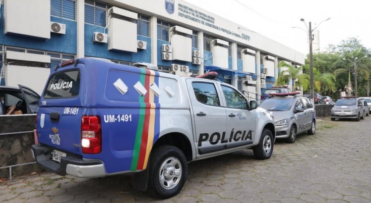 Duas adolescentes de 15 anos são mortas a tiros ao descer de carro de aplicativo na Zona Norte do Recife