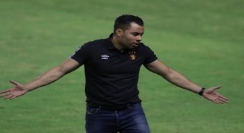 Jair Ventura fica na bronca com a arbitragem no empate do Sport com o Grêmio