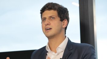 João Campos (PSB) tem 27 anos, prefeito mais jovem do Recife