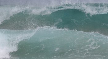 Ondas de praias de Fernando de Noronha