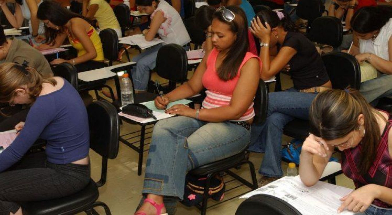 Nos dias 13 e 20 de novembro, 3.396.632 estudantes far&atilde;o o Enem 2022. Local de prova vai ser informado pelo Inep.