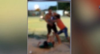 A vítima foi socorrida para o Hospital da Restauração.
