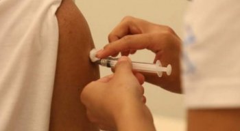 Funcionários são investigados por vacinação indevida