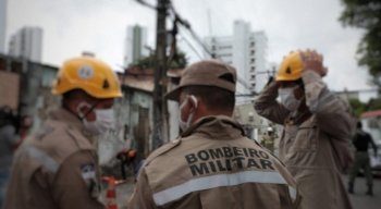 Toda uma operação foi montada para a retirada do corpo.