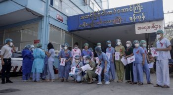 Médicos, dentistas, enfermeiros e trabalhadores de 74 hospitais e centros de saúde em mais de 30 cidades juntaram-se à mobilização