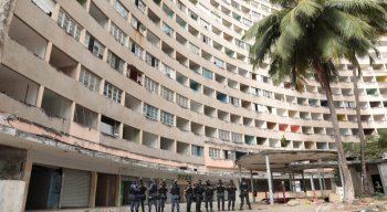 Moradores de outros prédios da redondeza estão assustados com a onda de assaltos e roubos no local