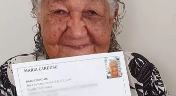 Idosa viraliza após entregar currículo em empresa