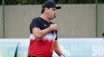 João Brigatti vai estrear no comando do Santa Cruz nesta quarta-feira (24), diante do Vitória de Santo Antão