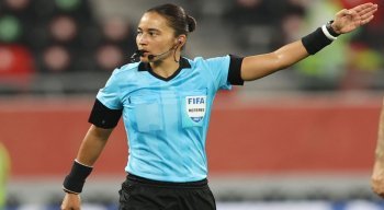 Edina está no quadro da Fifa desde 2016 e já comandou jogos da Série A do Campeonato Brasileiro masculino e uma semifinal da Copa do Mundo Feminina de 2019.