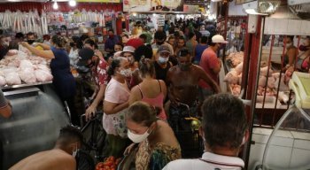 No mercado de Afogados, nenhum distanciamento social
