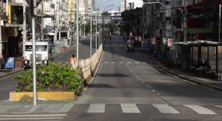 A circulação de pessoas nas ruas está ficar ainda mais restrita em Pernambuco
