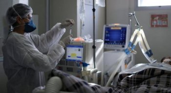 Falta de protocolo nacional é uma das razões para os números altos de mortes no Brasil.