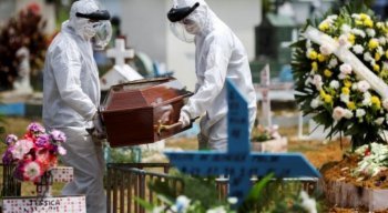 Brasil teve mais de 3 mil mortes por Covid-19 em 24h na terça-feira (23).