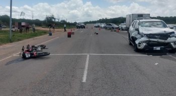O motorista da caminhonete saiu ileso.