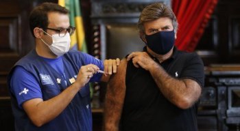 Com 67 anos, Fux tomou vacina no Museu da Justiça