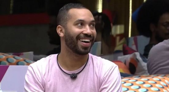 Gil conta quando foi a rua 'Má Fama', em Caruaru.