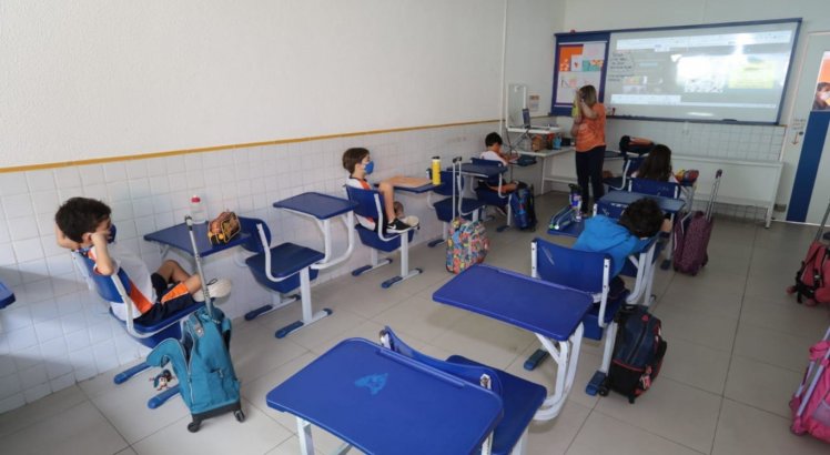 Pandemia: Escolas da rede particular recebem primeiro grupo de alunos no retorno às aulas em Pernambuco