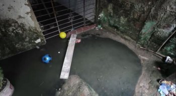 Segundo moradores, o mau cheiro é muito forte.