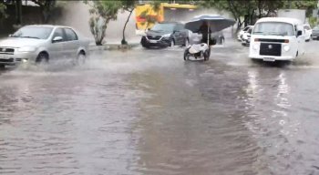 Os comerciantes da avenida lamentam a situação e se sentem prejudicados