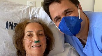 Médico reencontra professora da pré-escola em ala de covid-19 e ajuda a salvá-la