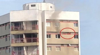 Incêndio aconteceu no início da manhã deste domingo