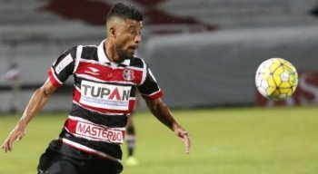 Léo Moura defendeu o Santa Cruz na temporada de 2016