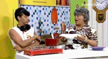 Mais uma receita "deliciosa" e inusitada preparada pela velhinha mais gente boa da TV Legal