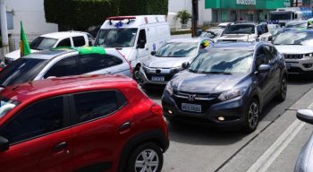 Manifestação dificulta passagem de ambulância