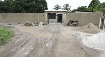 Após o homicídio, ele foi levado pela polícia para a Delegacia de Paulista que autuou o suspeito em flagrante