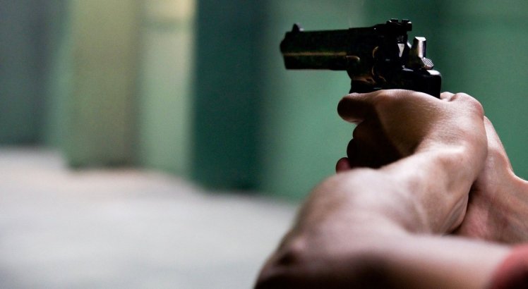 Adolescente é suspeito de atirar no pai e provar o sangue dele em Santa Catarina
