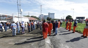 Trabalhadores do Porto de Suape começam a ser imunizados contra a covid-19