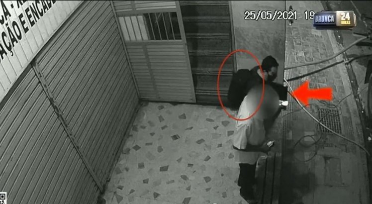 Mulher usa plataforma de hospedagem para alugar apartamento no Recife e furta objetos; veja vídeo