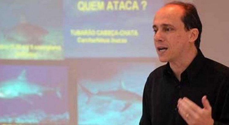 Morre de covid-19 professor especialista em ataques de tubarões em Pernambuco, Fábio Hazin