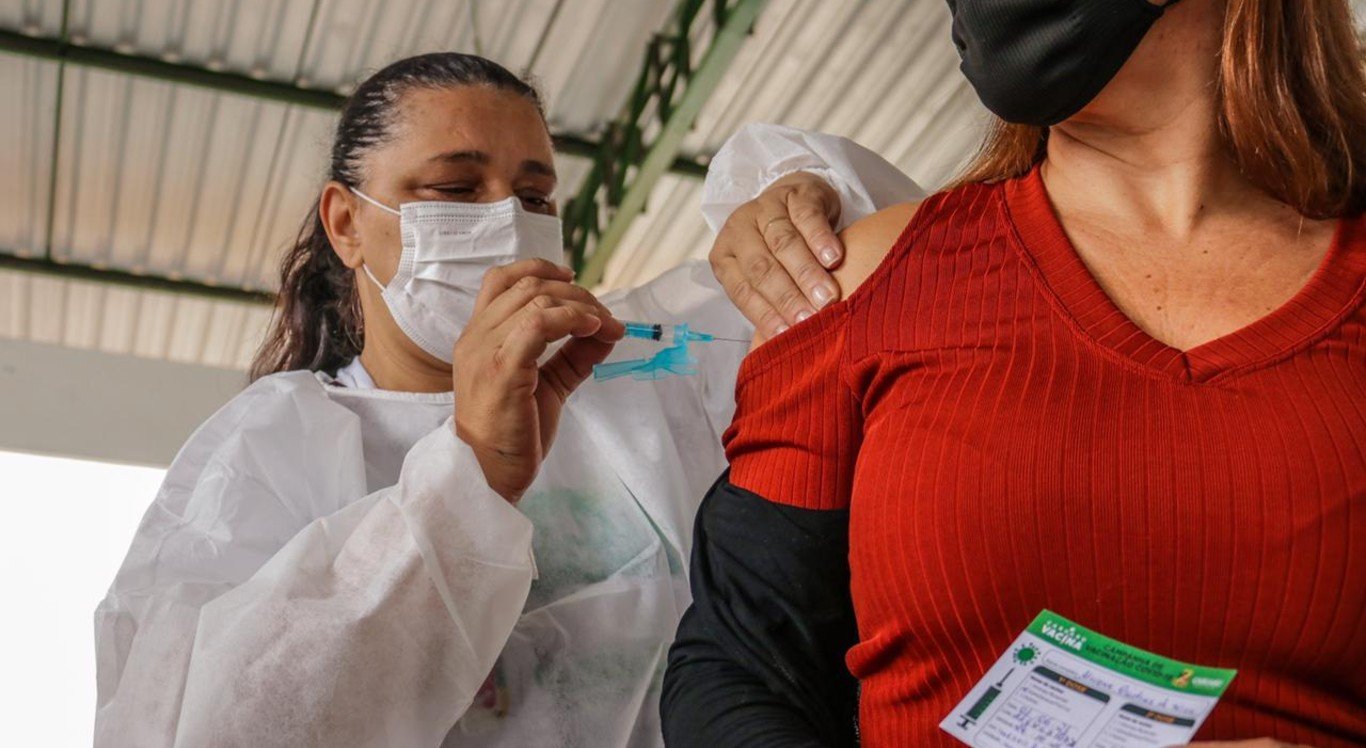 Vacinação contra a Covid-19 em Caruaru