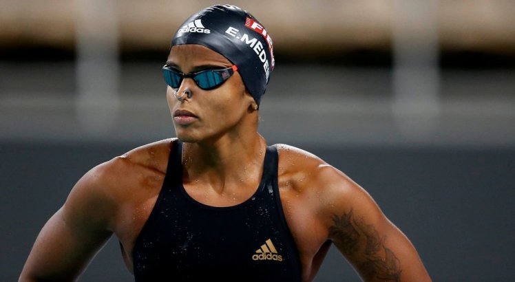 Etiene Medeiros fica apta para nadar os 50m livre nos Jogos Olímpicos de Tóquio