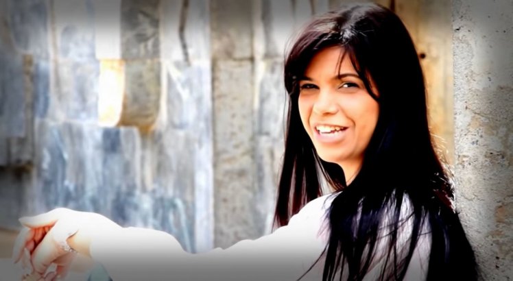 Defensora do 'tratamento precoce', cantora gospel Cristiane Ferr morre vítima da covid-19