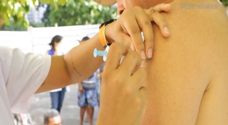 Vacinação contra a covid em Olinda baixa idade para 43 anos