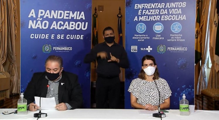 Média móvel de casos e mortes de covid-19 em Pernambuco estão em queda há quase duas semanas