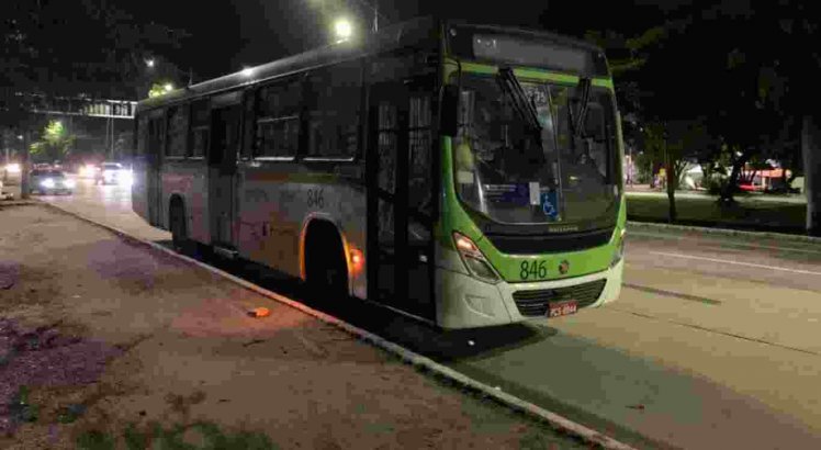 Adolescente baleada em ônibus no Recife; veja no Bronca 24 Horas