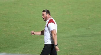 Roberto Fernandes terá vários problemas pra escalar o time do Santa Cruz diante do Volta Redonda