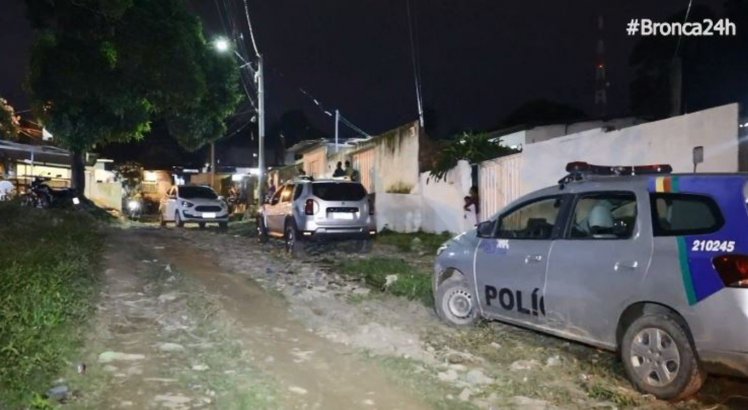 Homens armados invadem casa e matam jovem de 19 anos em Jardim Fragoso, Olinda