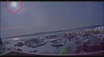 Meteoro explodiu na atmosfera e criou clarão no céu da Noruega