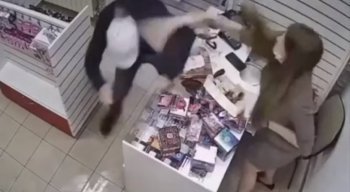 Homem ameaçou a mulher com uma faca, mas a vítima revidou