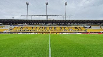 Criciúma e Fluminense se enfrentam no estádio Heriberto Hülse, pela Copa do Brasil