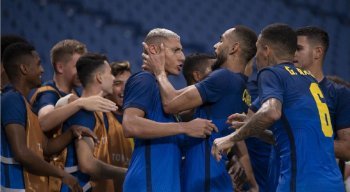 A liderança foi definida após o Brasil vencer a Arábia Saudita por 3 a 1 no estádio de Saitama, na cidade japonesa de mesmo nome.