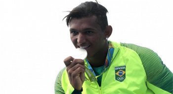 Isaquias Queiroz conquistou duas medalhas de prata e uma de bronze nos Jogos Olímpicos do Rio