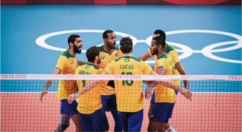 Seleção brasileira de vôlei vai em busca de vaga nas semifinais das Olimpíadas