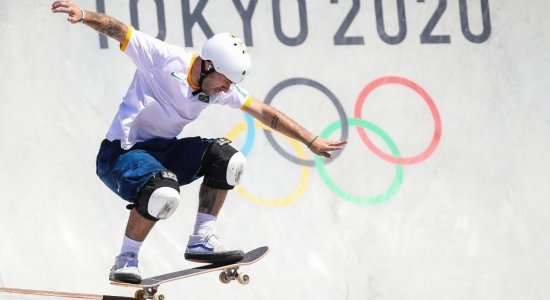 VÍDEOS: Pedro Barros conquista prata no skate park e ...